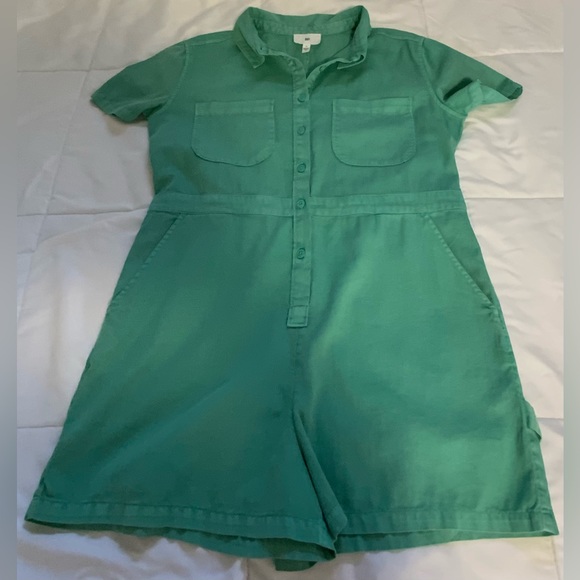 NWOT- BP. Utility Button Front Romper-Medium - Picture 13 of 16